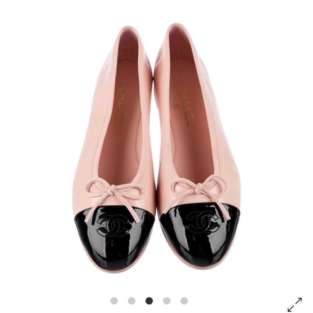 CHANEL crumbled calfskin patent cc cap toe ballerina flats light pink and black